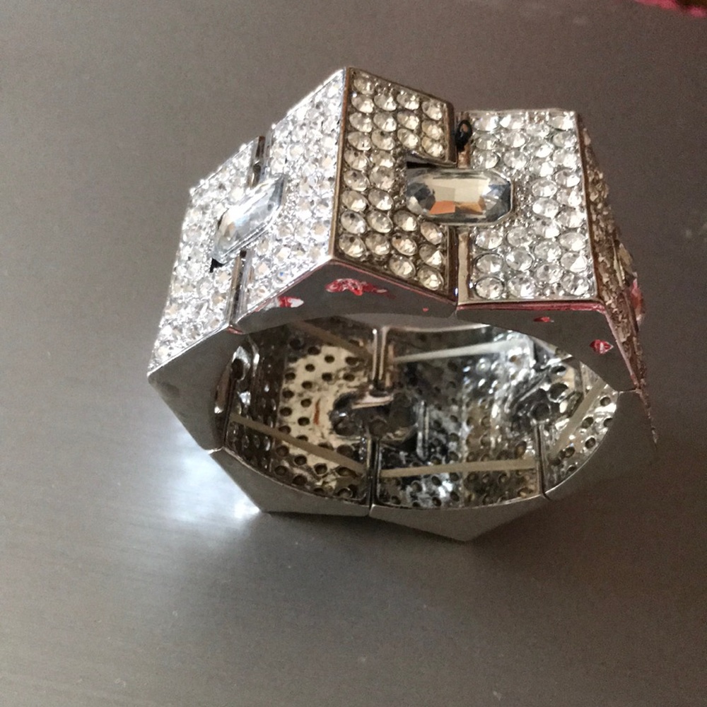 Jewelry - Picture 5 of 11